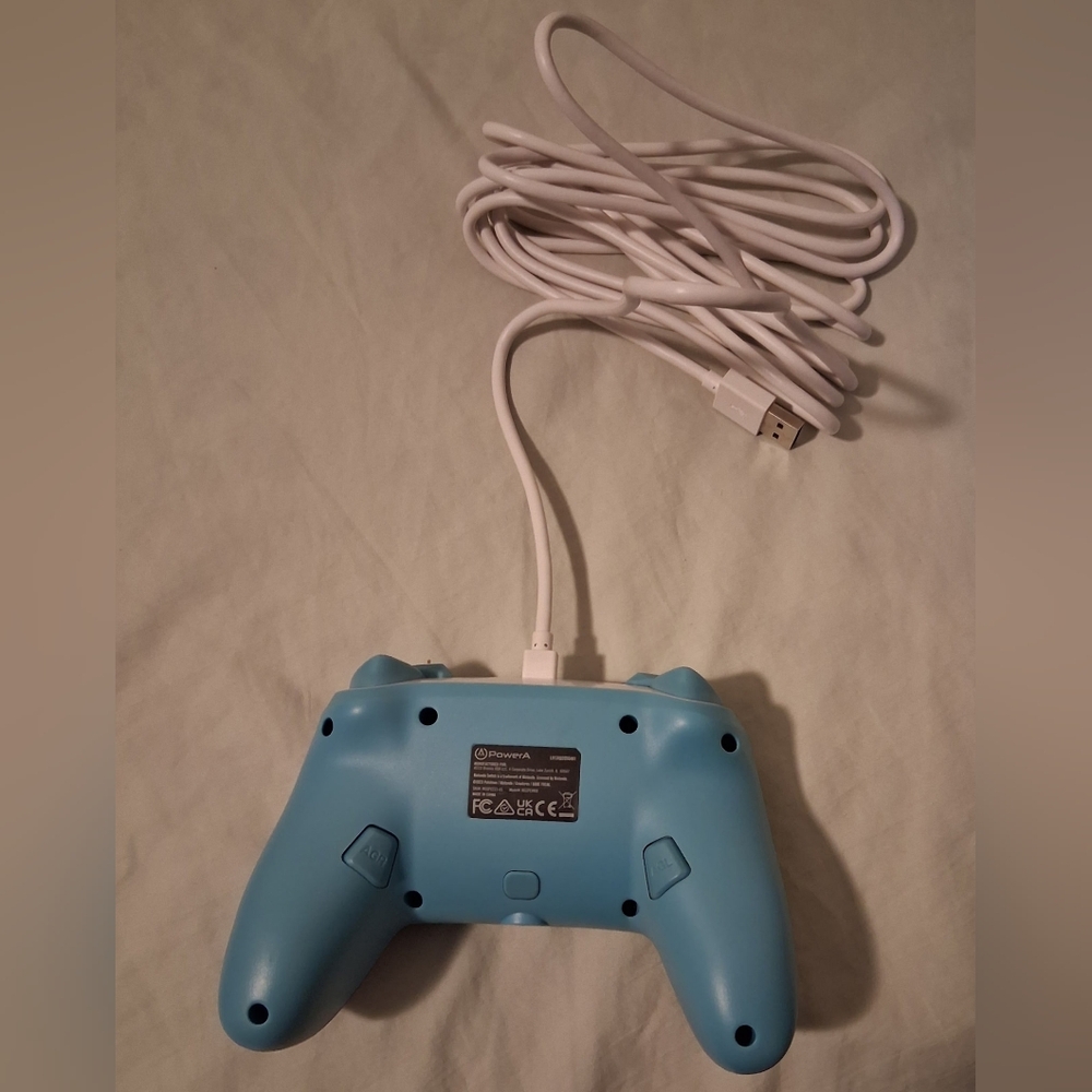 Nintendo Switch Wired Controller Pikachu Evolution. - Picture 4 of 5